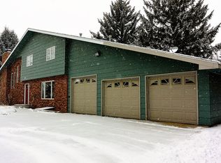 1268 Empire Rd, Dickinson, ND 58601