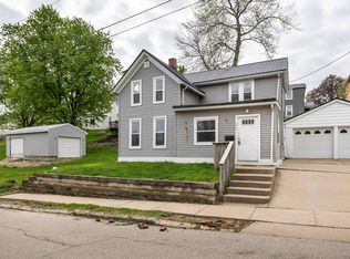 976 Oak St, Dubuque, IA 52003