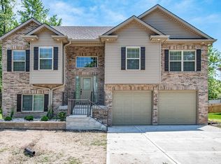715 NE 111th St, Kansas City, MO 64155