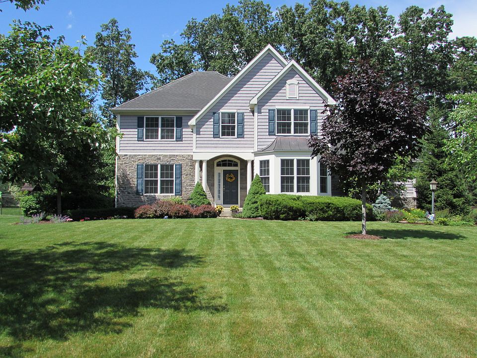1st image of 17 Shelbourne Dr