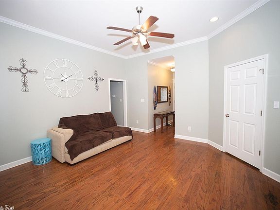 4th image of 513 Wisteria Dr
