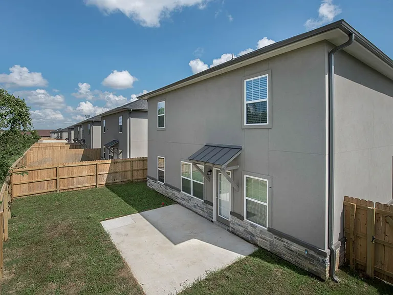 557 Momma Bear Dr — Photo 16