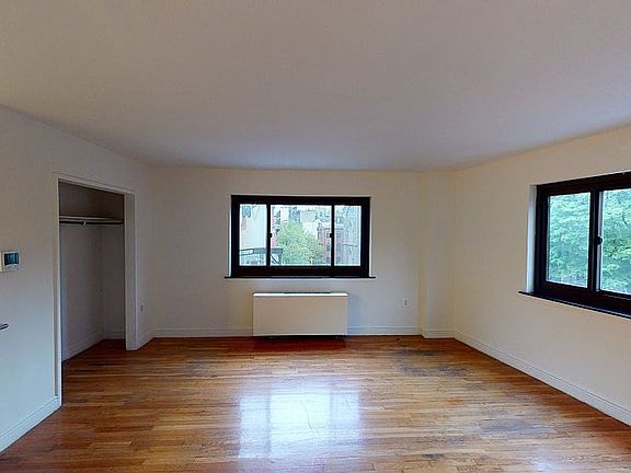 3rd image of 50 Prince St APT 3G