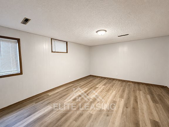 4th image of 2745 SW Arrowhead Rd