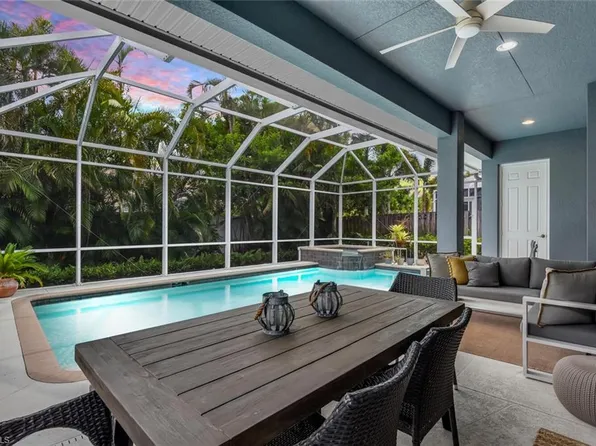 590 110th Ave N, Naples, FL 34108