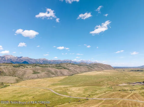955 Red Tail Butte Rd, Jackson, WY 83001