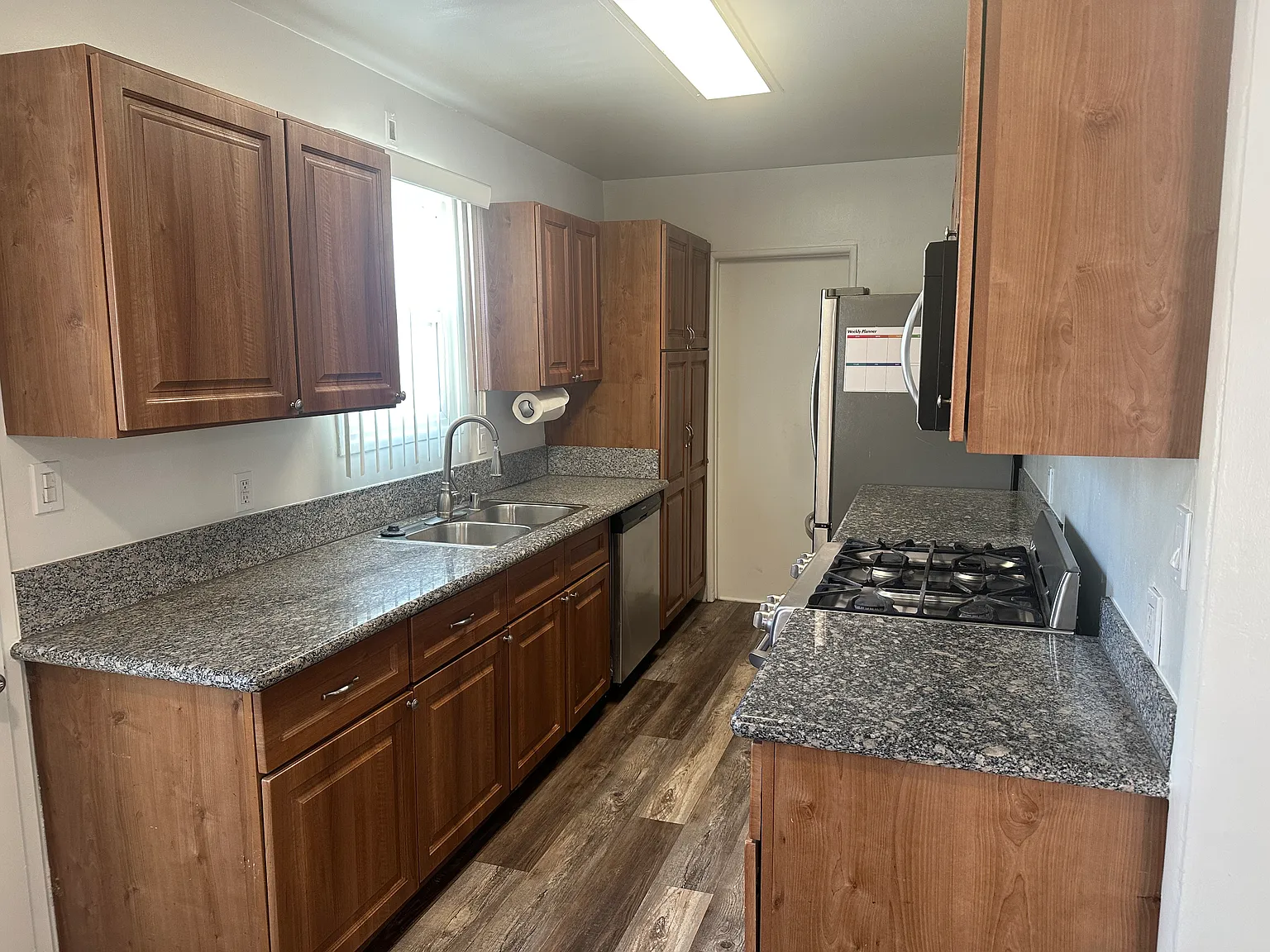 3 bed, 1715 sqft, $3,650 — Photo 4