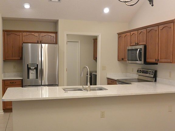 2nd image of 1104 Oak Heights Ln #94