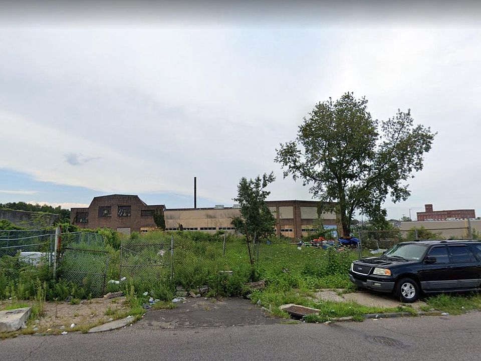 1st image of 411 W Clearfield St
