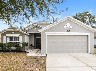 4132 Waltham Forest Dr, Tavares, FL 32778