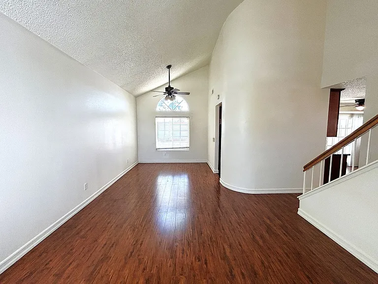 3214 Canary Ct — Photo 8