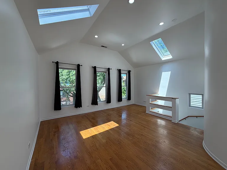 925 S Carpenter St #2F — Photo 1