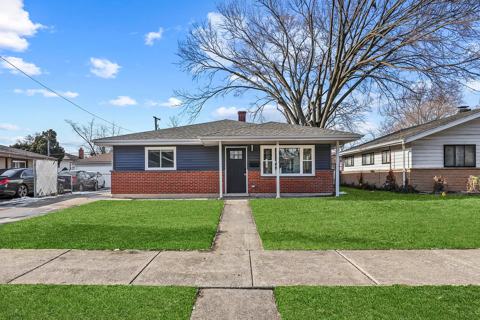 15214 Dorchester Ave photo 1