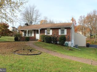 1324 Dimity Ct, Pottstown, PA 19465