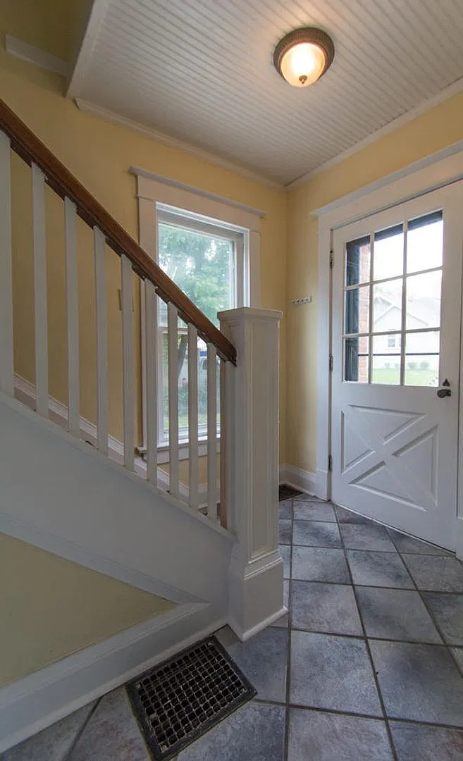 526 South Woodlawn Avenue — Photo 3