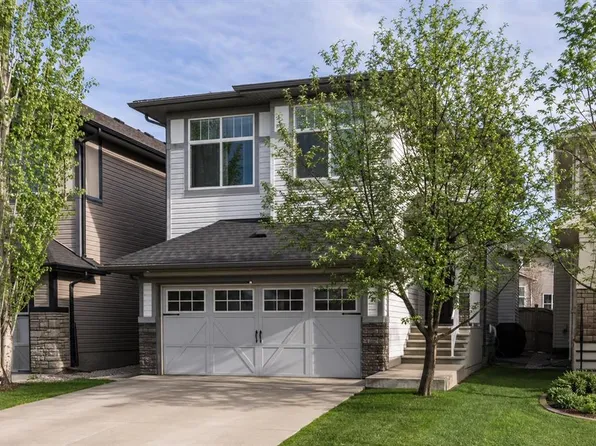 74 W Hillcrest St SW, Airdrie, AB T4B 0Y7