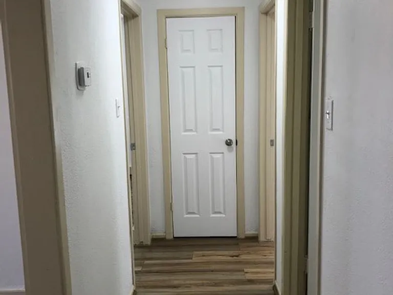 742 S La Salle Dr — Photo 8