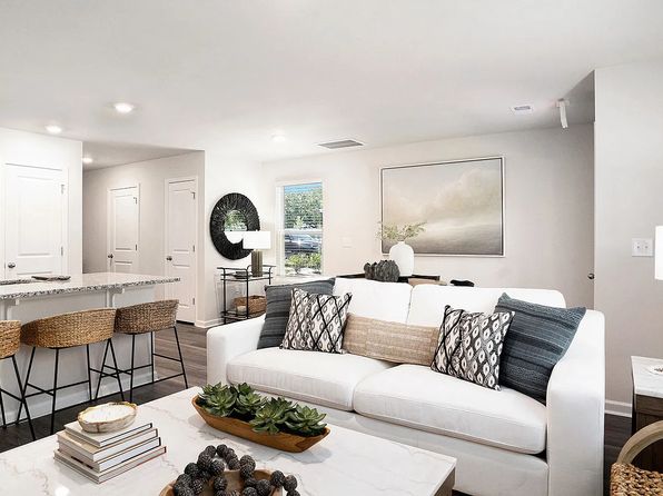 818 Dragonfly Way