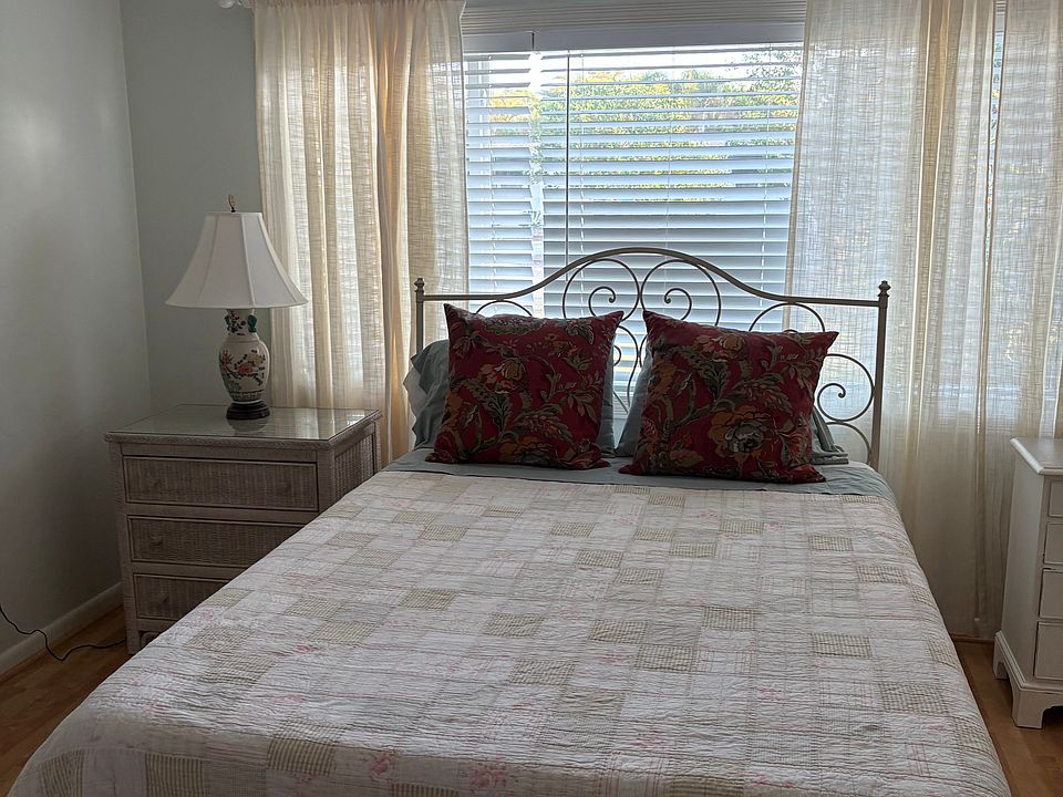 1st image of 2304 Goldenrod St