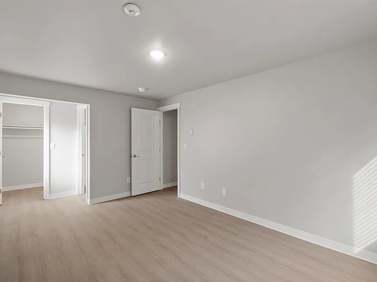 Chambers Crest Apartments — Photo 25