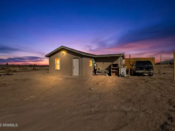 102 Coors Rd, Vado, NM 88072