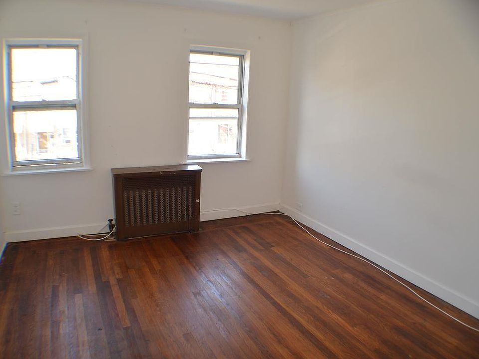 1st image of 2147 33rd St APT 3C