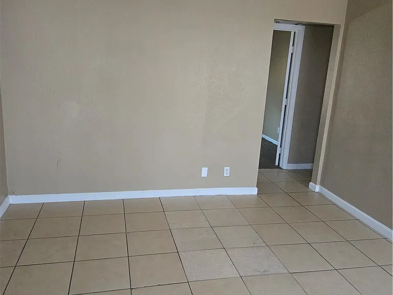 741 N 10th St #3 — Photo 3