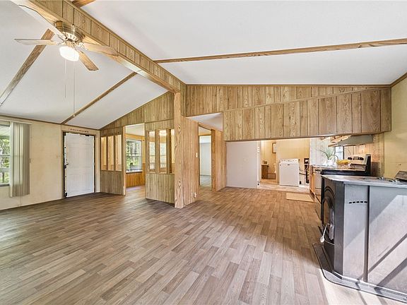 3rd image of 154 Thompsons Rd