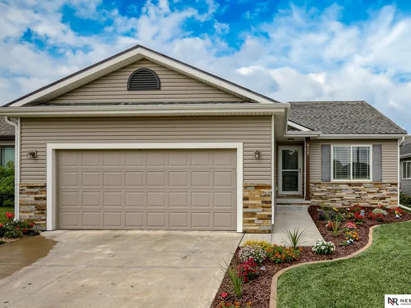 8327 S 63rd St, Lincoln, NE 68516