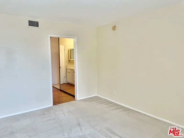18307 Burbank Blvd #207 — Photo 10
