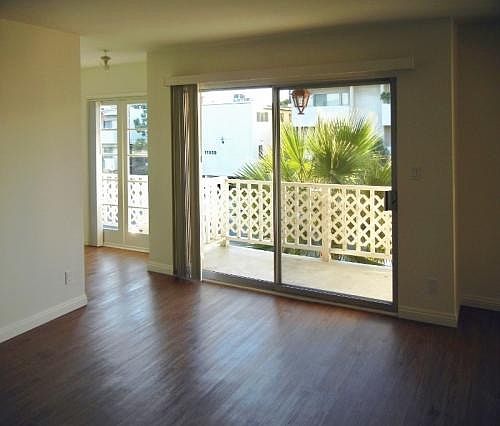 2nd image of 11930 Mayfield Ave APT 8