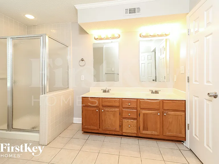 13224 Greycrest Dr — Photo 9