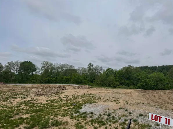 498 Keltic Pines Blvd, Huntertown, IN 46748