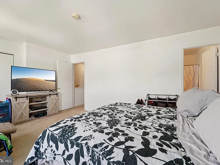 7206 Rutherford Green Cir — Photo 31