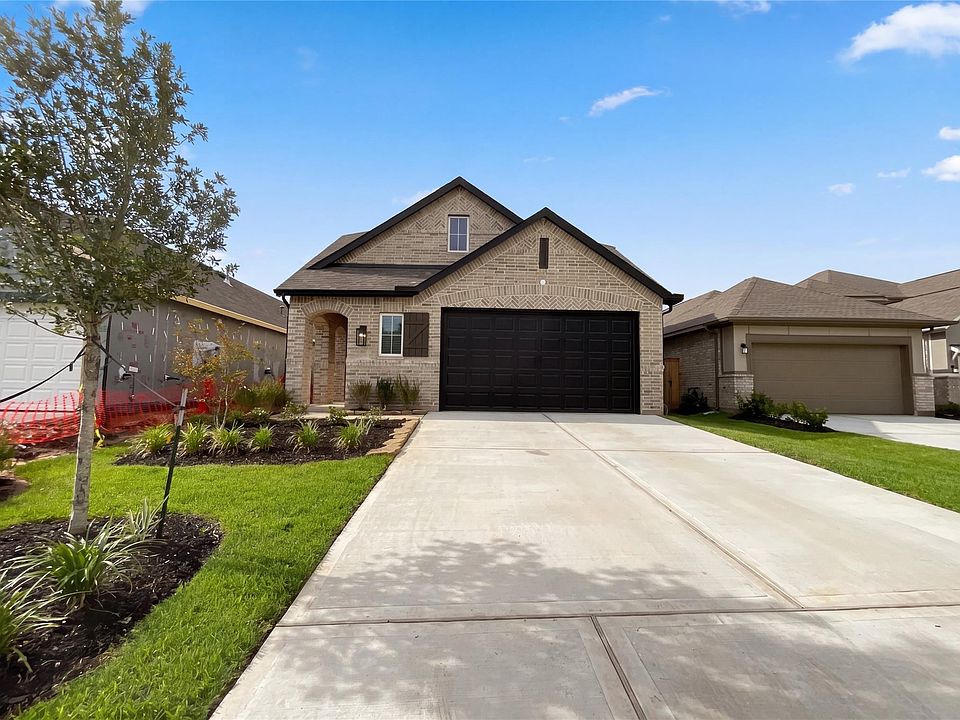 1st image of 118 Neches Nook Ct
