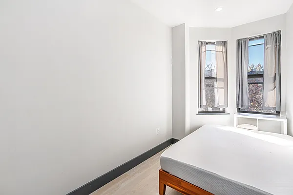 Rented by Friedman Mayer, LREB | media 6