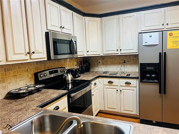 3rd image of 165 Virginia St Suite 309