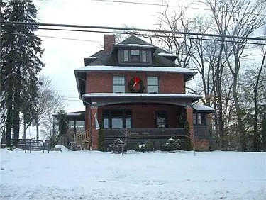 136 E Hazelcroft Ave photo 1