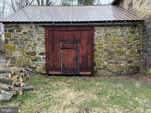 142 Township Rd, Macungie, PA 18062