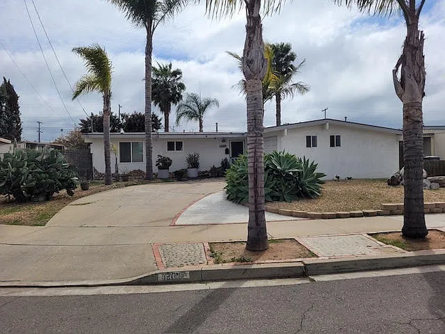 1209 Hemlock Ave