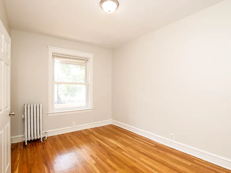 1444 E 67th Pl #1W — Photo 11