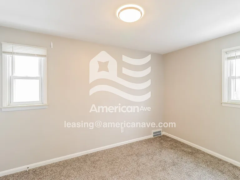 572637_014_wm_-_bedroom_13527369.jpg