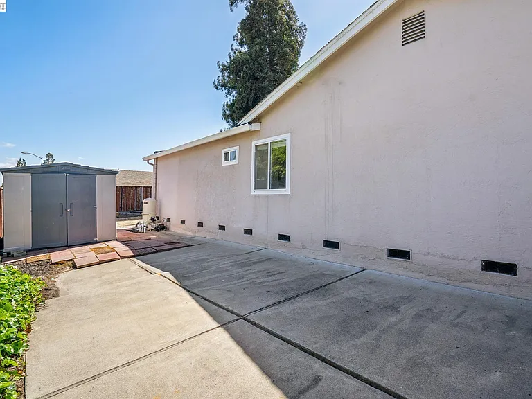 201 Ramon Pl — Photo 54