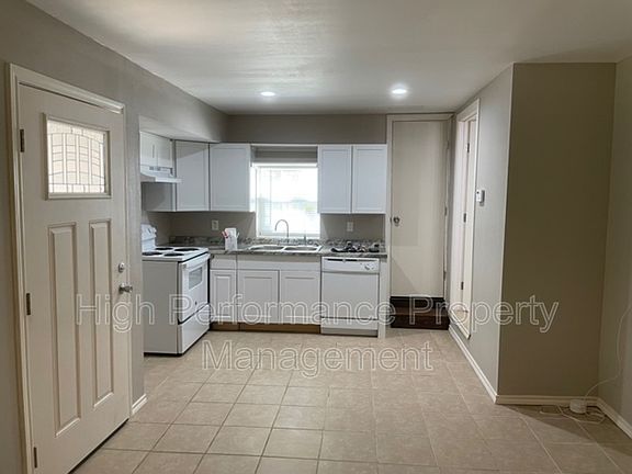 2nd image of 208 Floyd St Unit C