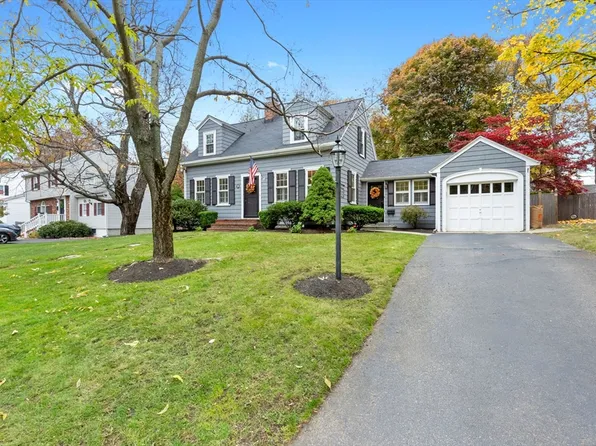 33 Windsor Rd, Stoneham, MA 02180