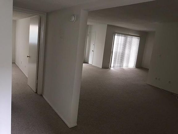 4th image of 801 S Lucerne Blvd APT 307