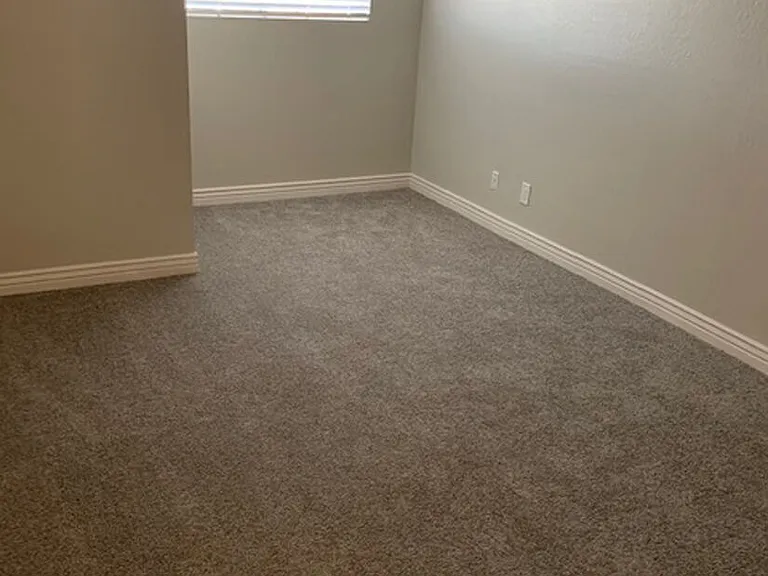 544 Southern Apartments — Photo 46