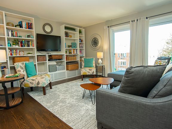4th image of 27 S Waiola Ave APT 304