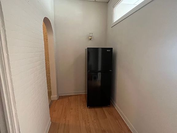 5th image of 3015-25 N Milwaukee Ave #214