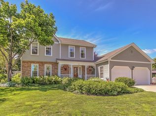 317 E Beech Dr, Schaumburg, IL 60193